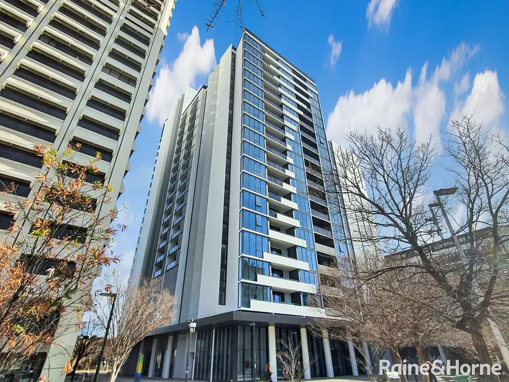 Fantastic North Facing Apartment In The Heart Of Phillip