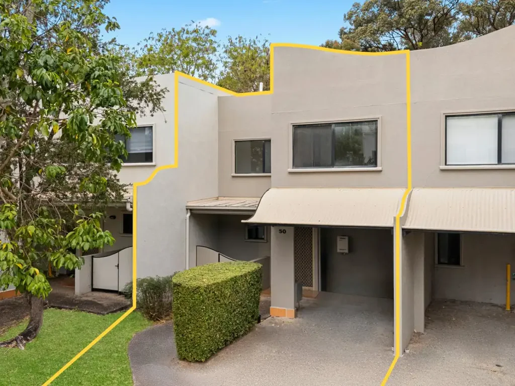 Robertson 3 Bedroom Resort-Style Investment with Incredible Potential in Robertson