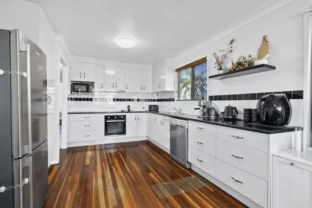 Park Avenue 3 Bedroom Charming 3-Bedroom Home in Heart of Park Avenue