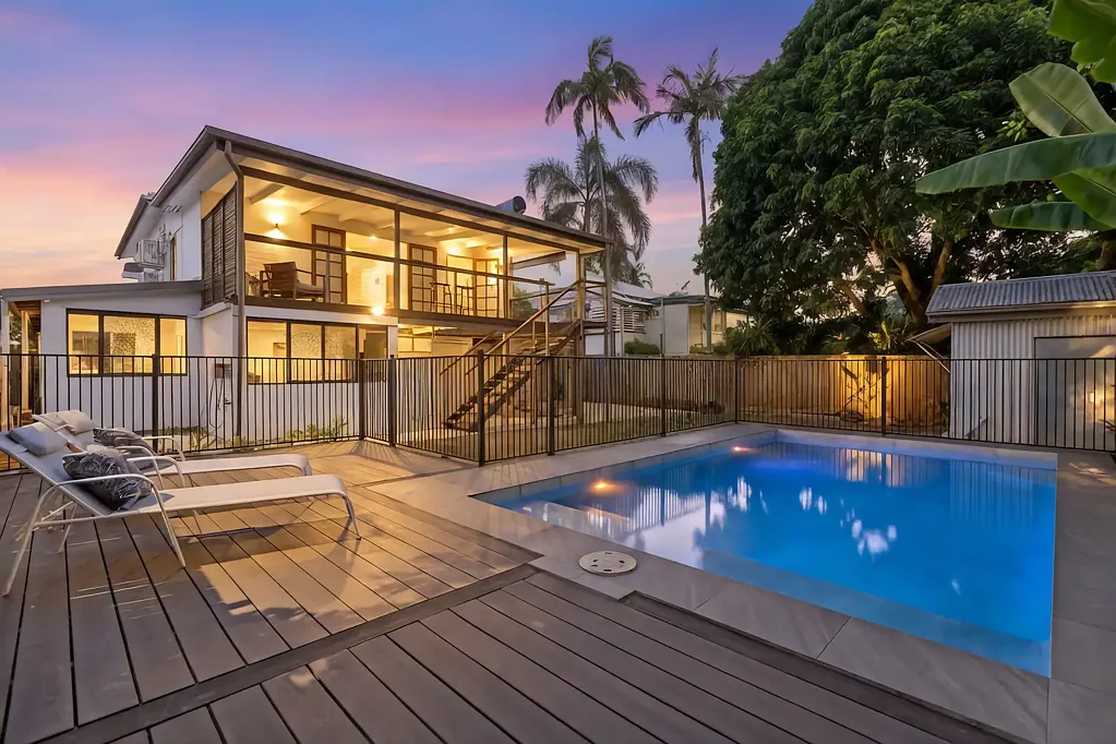 Cairns North 8ห้องนอน Rainforest Backdrop, Tropical Pool & $1,150pw Income