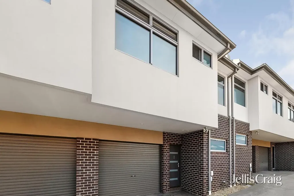 Bentleigh East 2Phòng ngủ Stylish townhouse living in a superb location