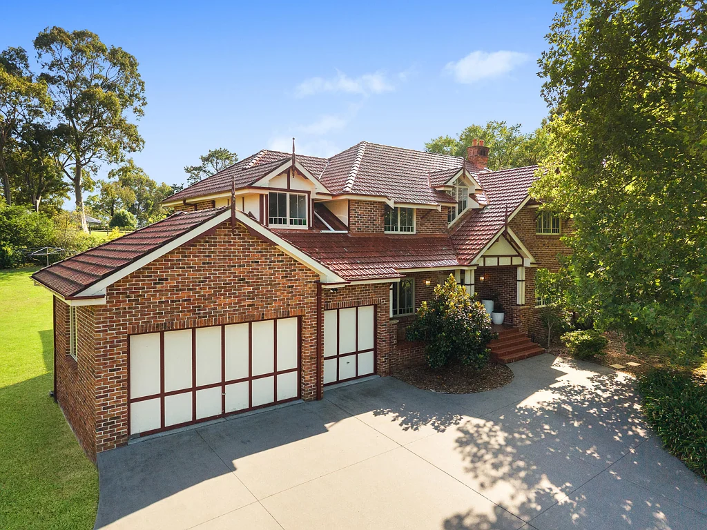 Kenthurst 9ห้องนอน Dual-Address Estate on 11,600sqm – Grand Main Residence + Separate Cottage