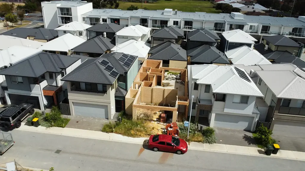 East Cannington 4chambre FOR SALE AS AN INCOMPLETE BUILD!