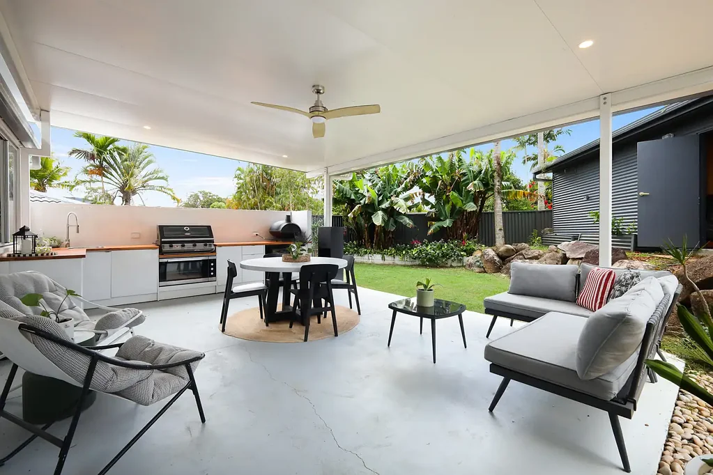 Nerang 3ਬੈੱਡਰੂਮ Renovated Family Living with Exceptional Entertaining and Shed Space