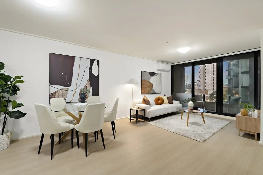 Southbank 2房 阳光普照的港湾，空间宽敞，相得益彰！ Sunlit Sanctuary with Space to Match!
