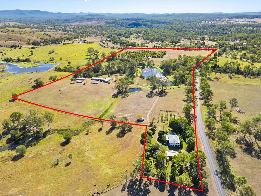 Morganville 3 Slaapkamer 33 Acres of Lifestyle & Agricultural Opportunity – Renovated Queenslander, Mango Orchard & Extensive Farm Infrastructure
