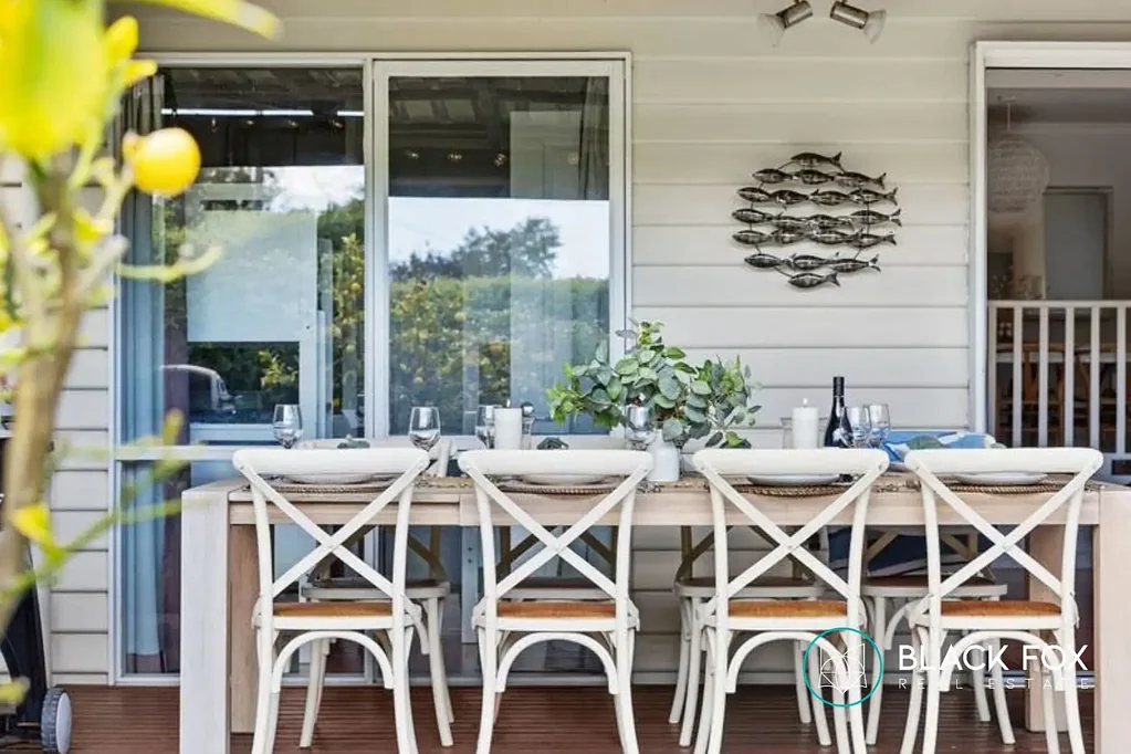 Rye 4 Bedroom Offering the keys to 'The Waves on Rye', an irresistible, beachside property that sets the scene for a relaxed lifestyle in highly, sought-after Rye.
