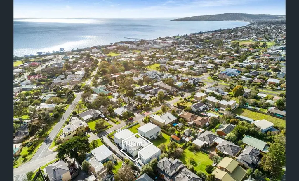 Dromana 3कमरा Contemporary Beachside Luxury with views of the bay & Mt Martha