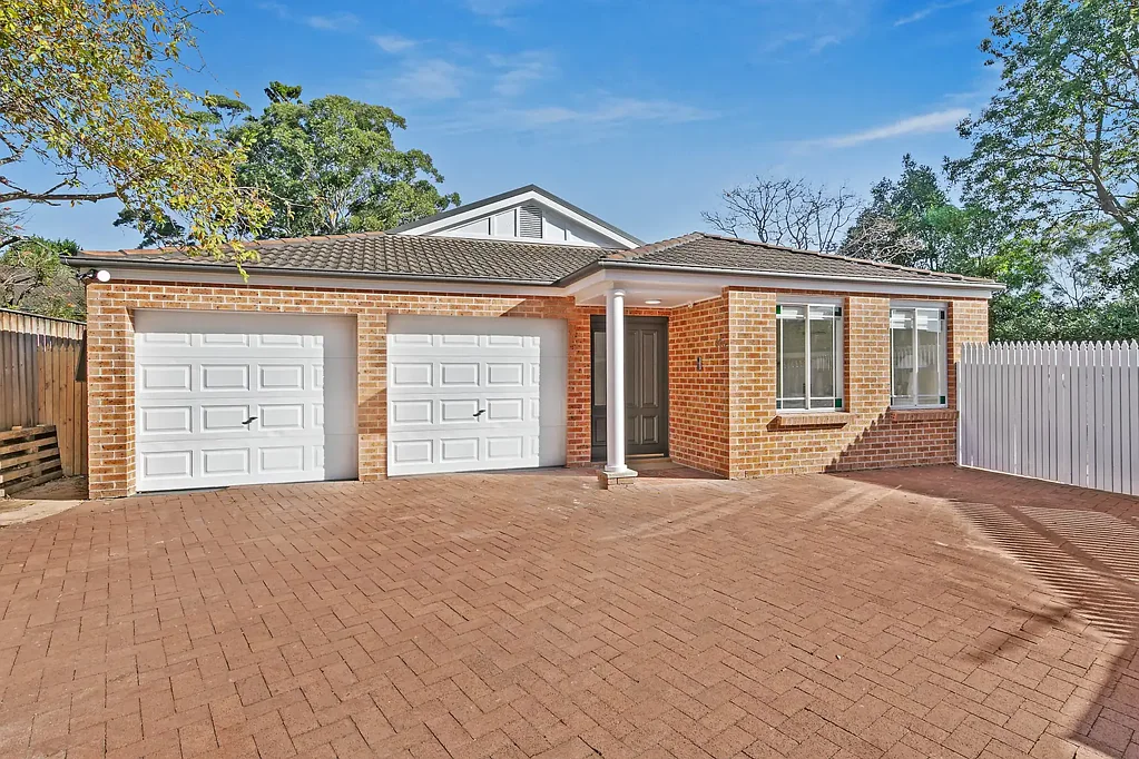 Pennant Hills 4Kwarto Like New: Stylish 4 Bed Single Storey + Walk to Everywhere Lifestyle