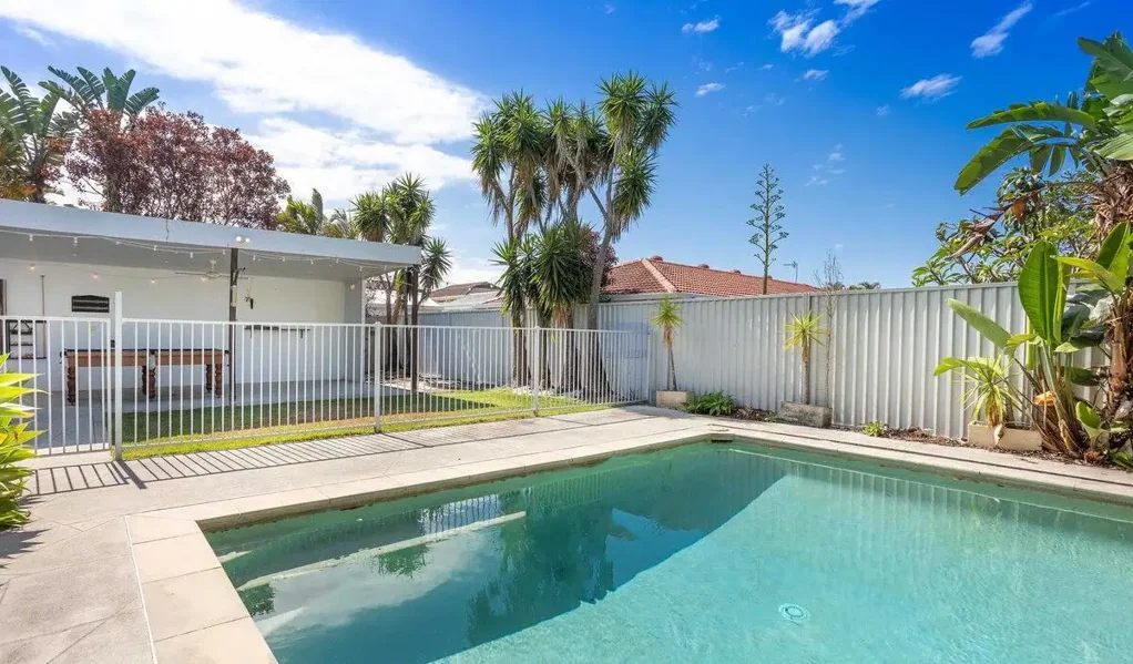 Miami 3Zimmer RARE TOP-FLOOR DUPLEX | PRIVATE POOL | BEACH LIFESTYLE | TRAM NOW OPERATING
