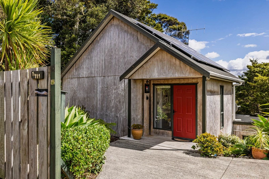 Paihia 3Moenga A Red Door That Opens To So Much More