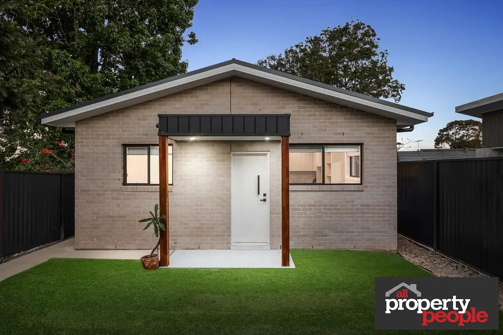 MODERN GRANNY FLAT