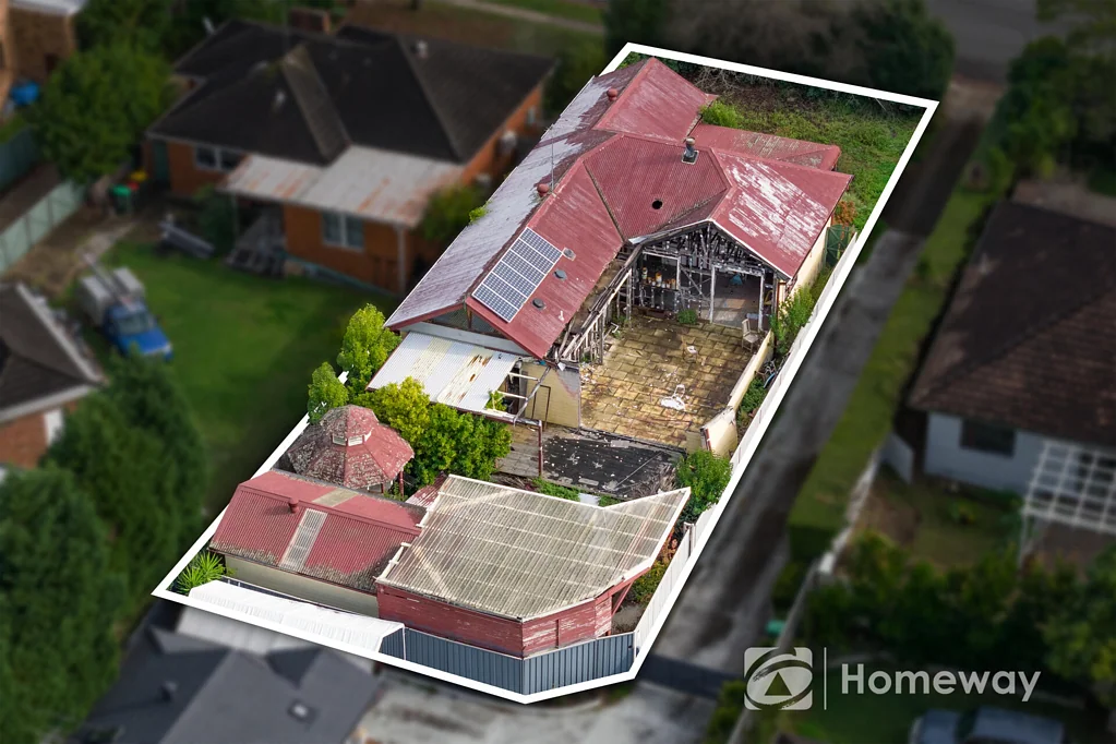 Castle Hill 4침실 Unique Opportunity - FIRE-DAMAGED HOME in Central Location!