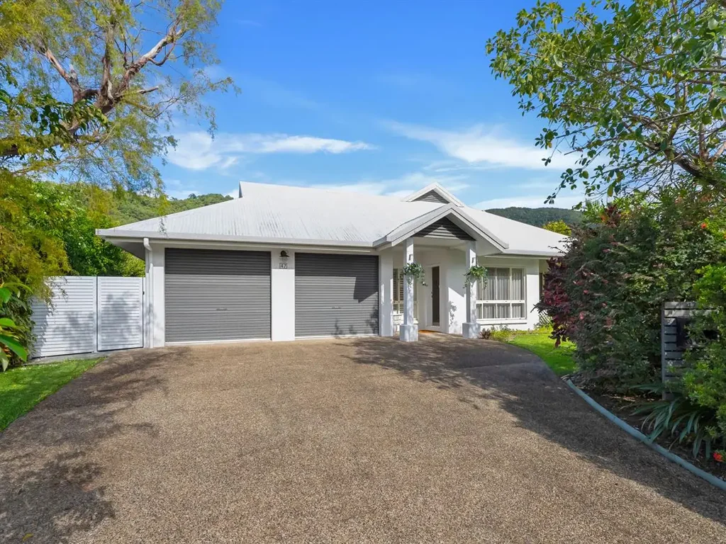 Clifton Beach 3房  Stylish Coastal Living - Fully Renovated Home Just Minutes to Clifton Beach