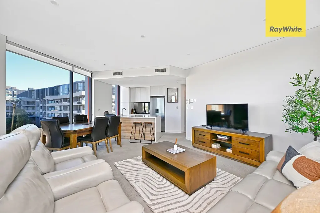 Meadowbank 3房 采光充足的海滨生活，坐拥壮丽美景 Light-Filled Waterfront Living with Spectacular Views