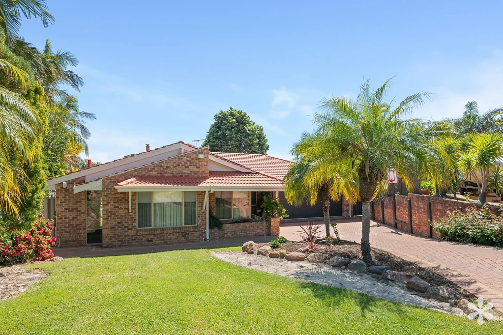 9 Mellor Court, Leeming, WA 6149