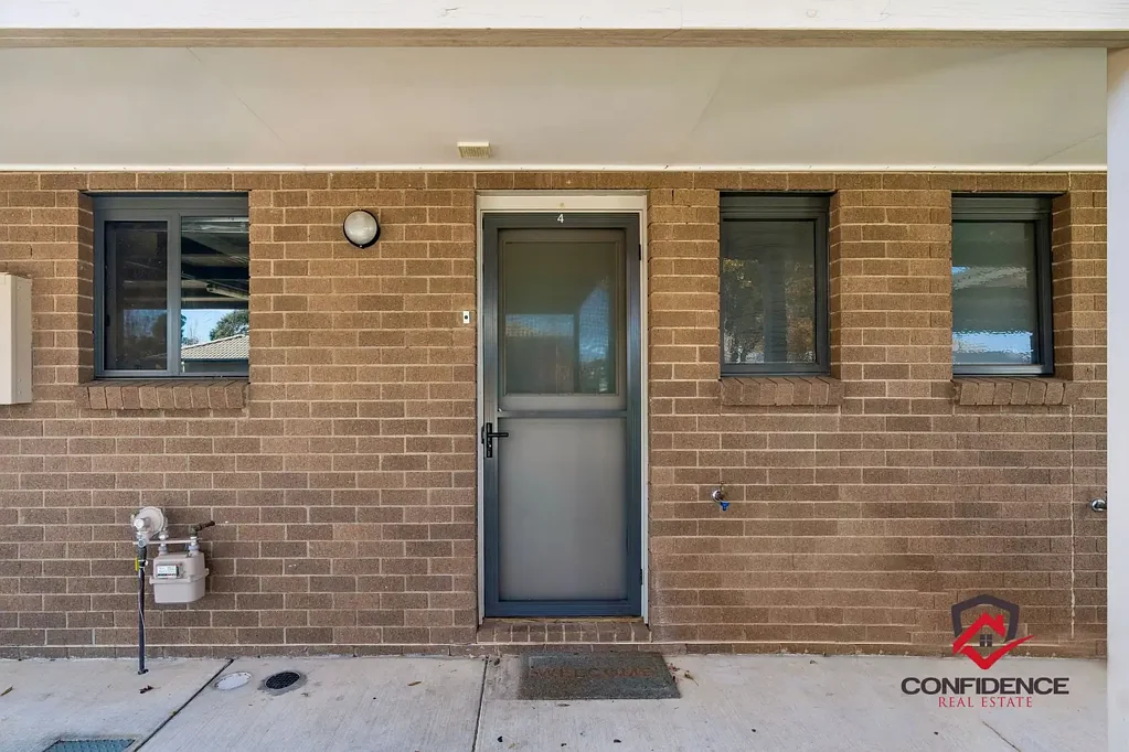 Jacka 2房  Contemporary Dual-Master Townhouse with Private Oasis