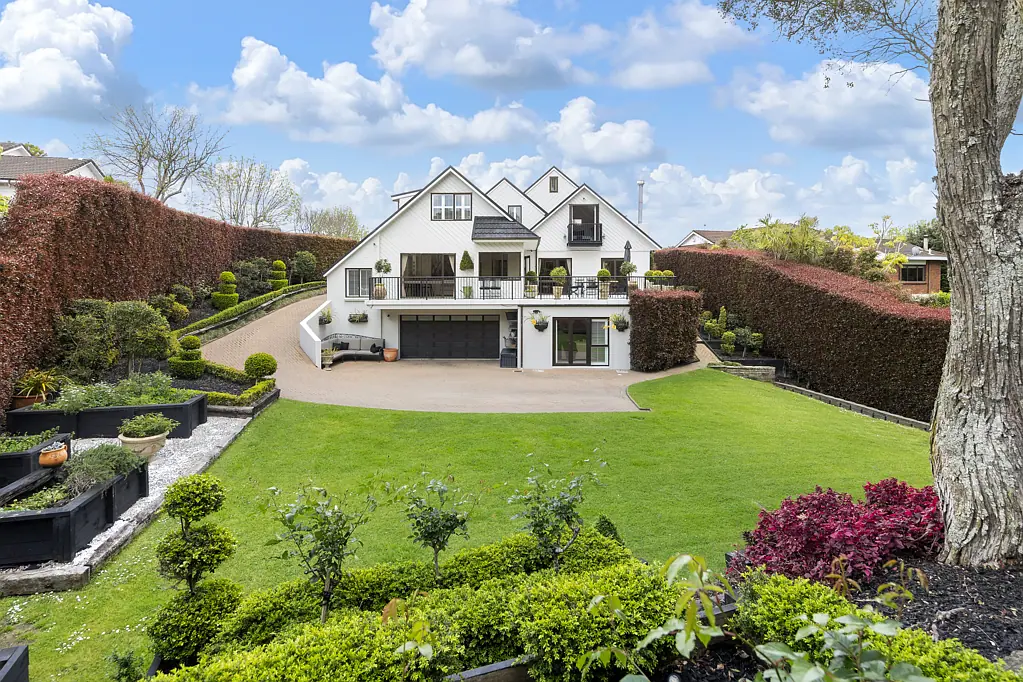 Saint Heliers 5房 传世庄园，家庭避风港！1177㎡地块，燃气恒温泳池，规模与开发潜力完美融合！ Generational Estate: Size, Scale, Sanctuary