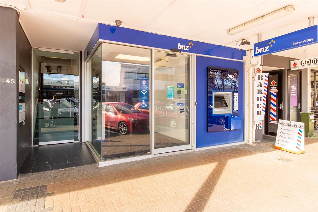 Browns Bay Modern Retail Ready to Go!