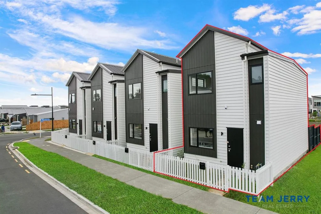 Takanini 4 Slaapkamer Spacious Living with Loft Garage - Kauri Flats
