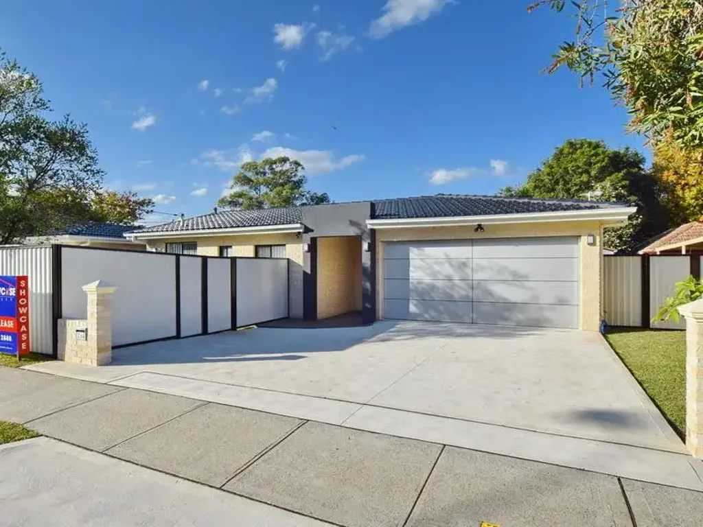 Do not miss golden opportunity, this is must to inspect, walk to Epping Station and Quality Schools