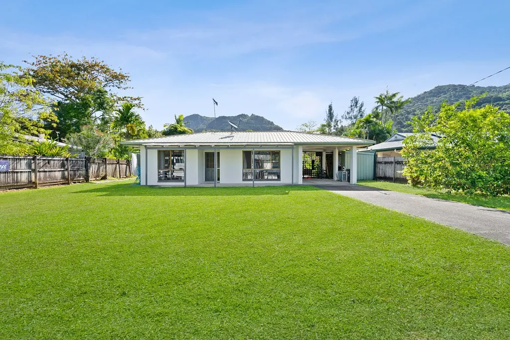 Caravonica 4Kwarto Spacious Family Living on a Generous 800m² Block