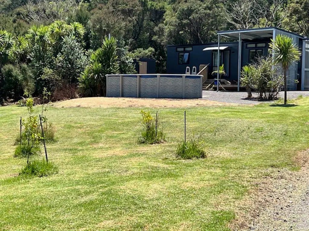 Russell 2chambre LIFESTYLE- ALMOST 2 ACRES