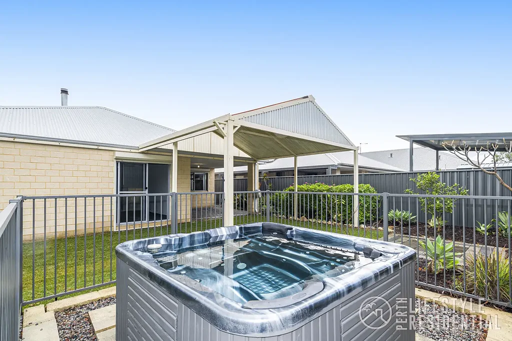 Yanchep 4ਬੈੱਡਰੂਮ BIG Family Home, BIG Block, BIG Features!