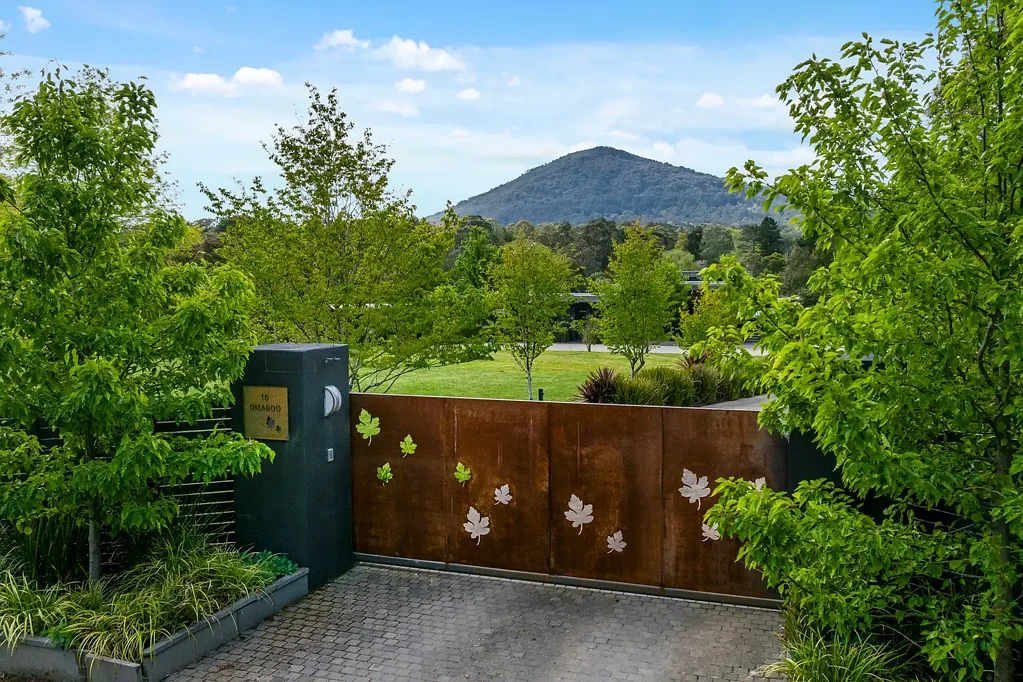 Mount Macedon 4Habitaciones "Omeroo” – Breathtaking Mount Macedon Views  on 3 Acres