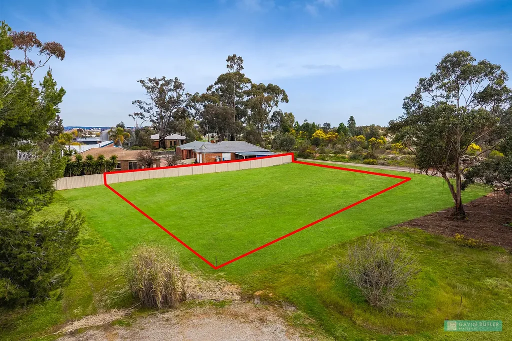 East Bendigo  Rare 1,350m² Homesite – Space, Privacy & a Superb Location