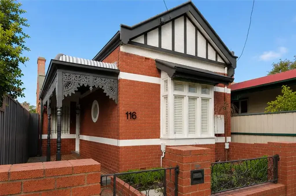 Bayside Charm in Prime Port Melbourne Pocket
