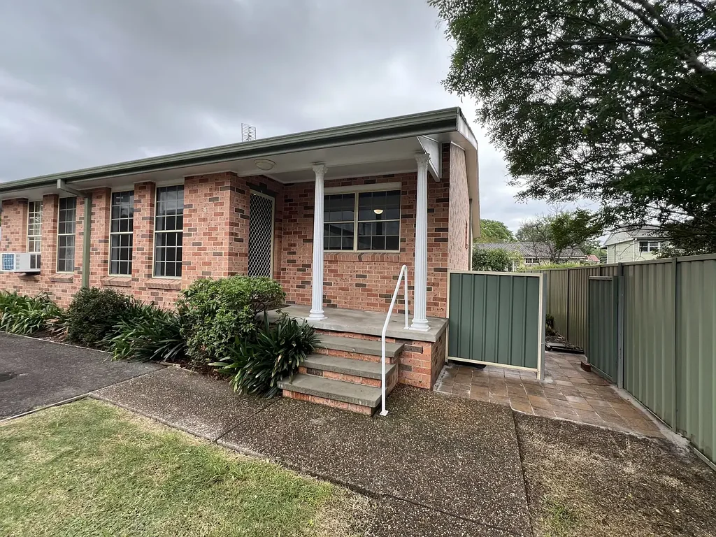 Privately Positioned 2 Bed Unit In A Beautiful Location Near The Hospital!