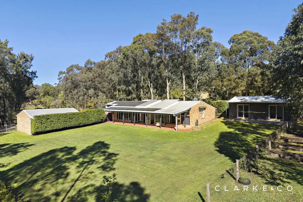 Bolwarra Heights 4房  TRANQUIL SURROUNDS, GENEROUS LAND AND FLEXIBLE LIVING!