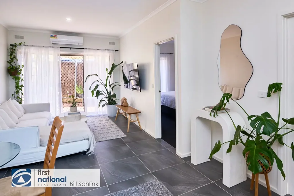 Templestowe 2ห้องนอน Ground Floor Apartment Right Opposite Templestowe Village – Effortless Living Awaits!