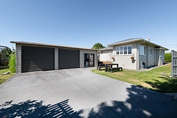 42 Rifle Range Road, Dinsdale
