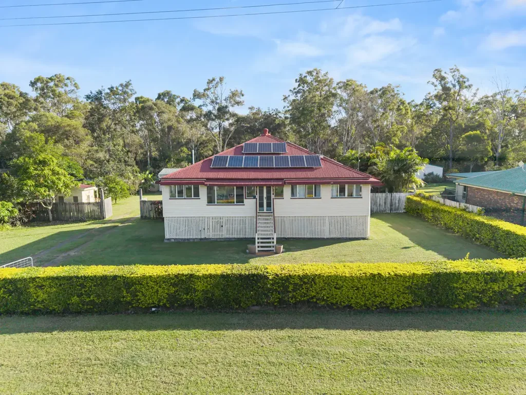 102 Thomas Street, Howard, QLD 4659