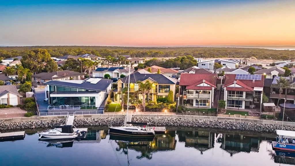 Port Lincoln 4غرفة نوم Lincoln Cove Marina Waterfront Home with Private Pontoon & Expansive Marina Views