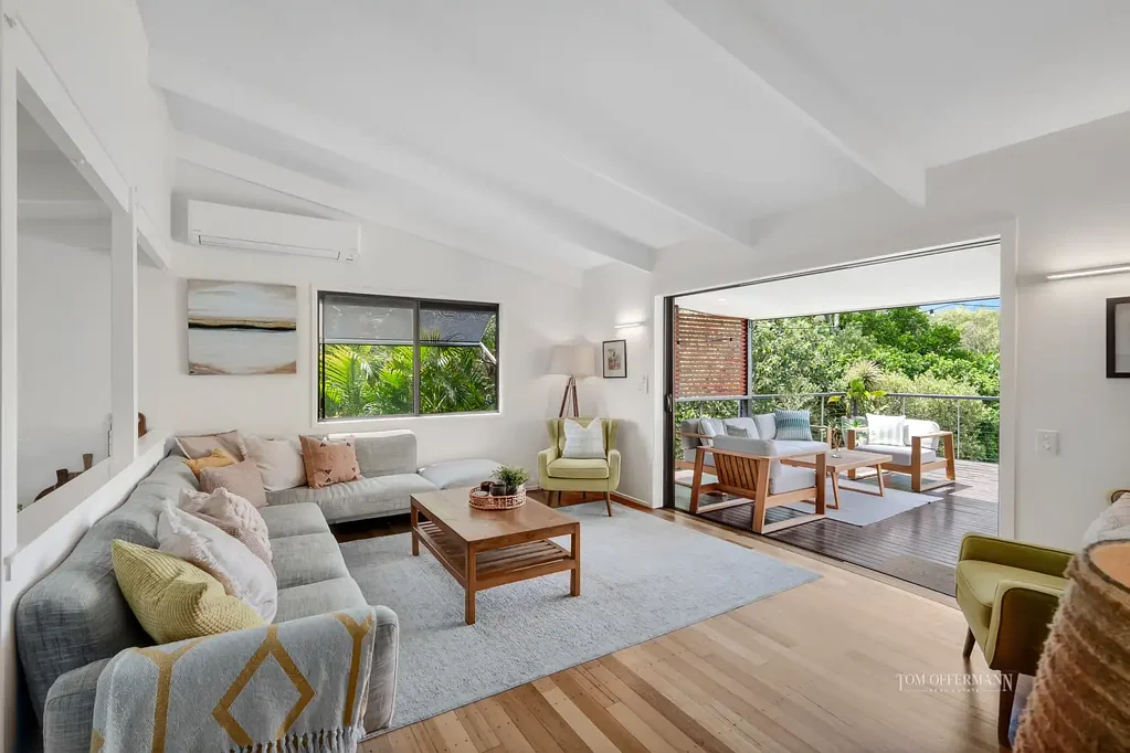 Marcus Beach 3房  Coastal Character Meets Modern Living: 1,004sqm Idyllic Haven with Pool & Studio!