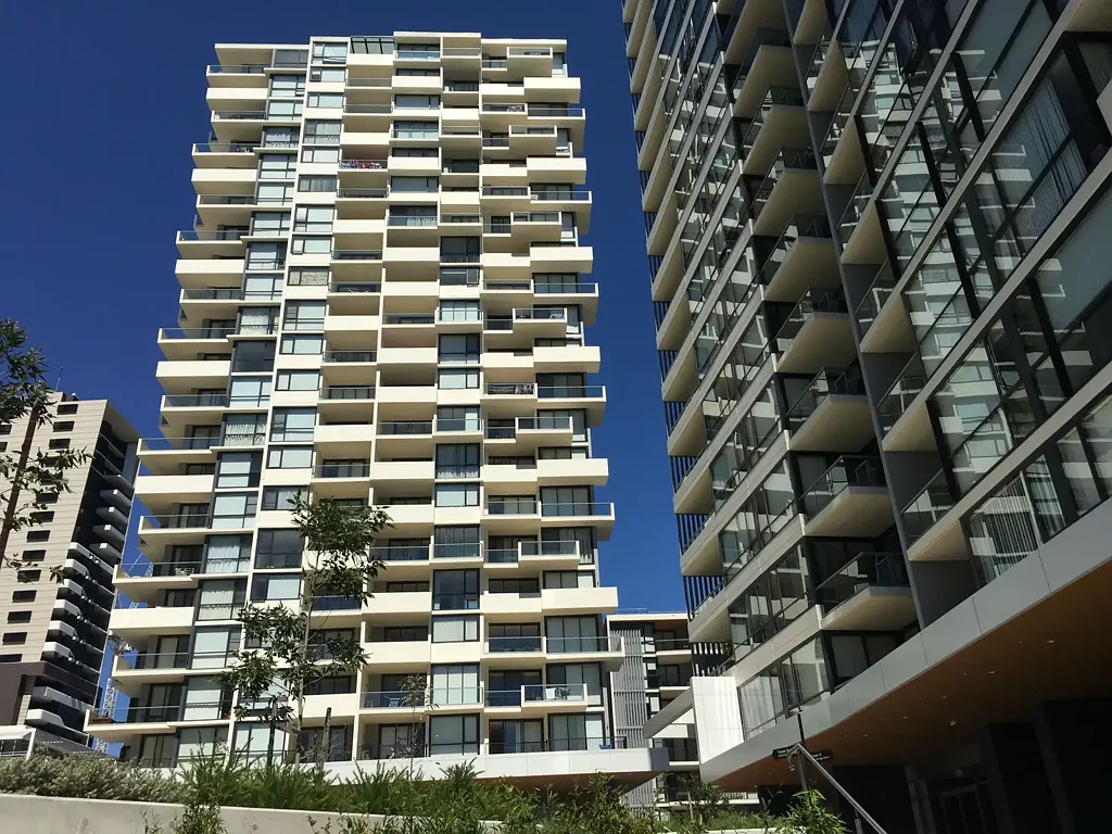 As New 1BED + Large Window STUDY! 300M walk to Epping Station !! At Heart of Epping !!