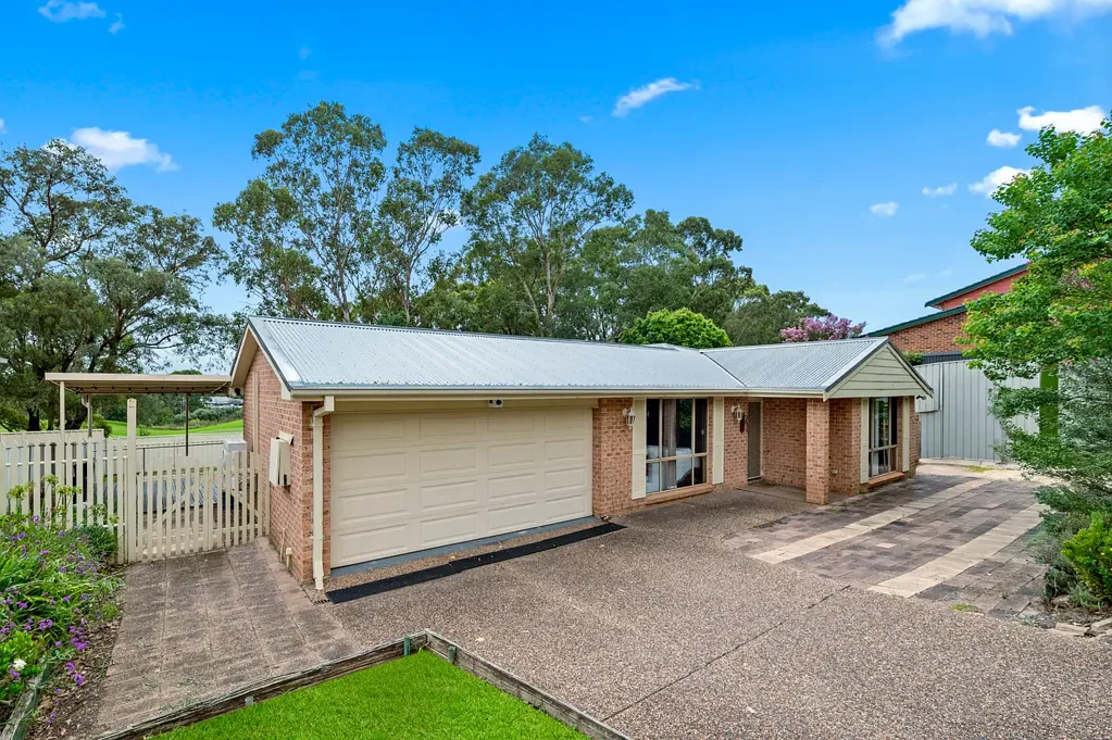 37 Mount Huon Circuit, Glen Alpine, NSW 2560