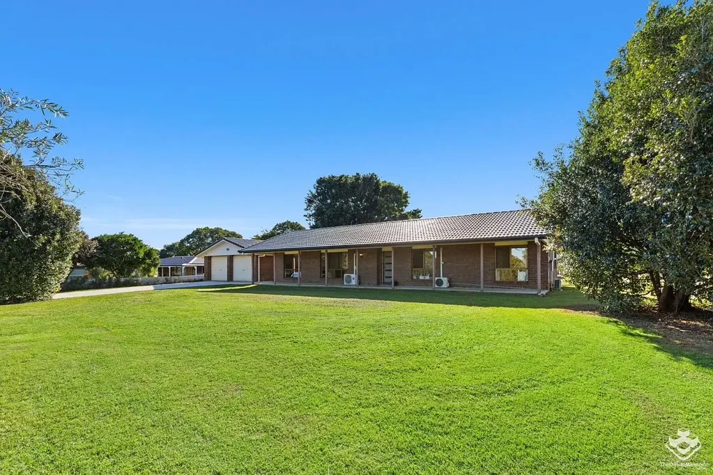 Burpengary East 5ห้องนอน Granny Flat! Acreage! 4 Bedroom Home! 2.5 Bay Shed! Solar!