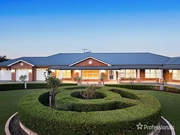 4 Sunnyside Drive, Ellis Lane
