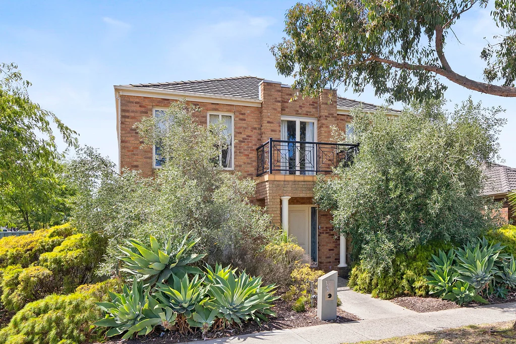 122 Malcolm Creek Parade, Craigieburn, VIC 3064