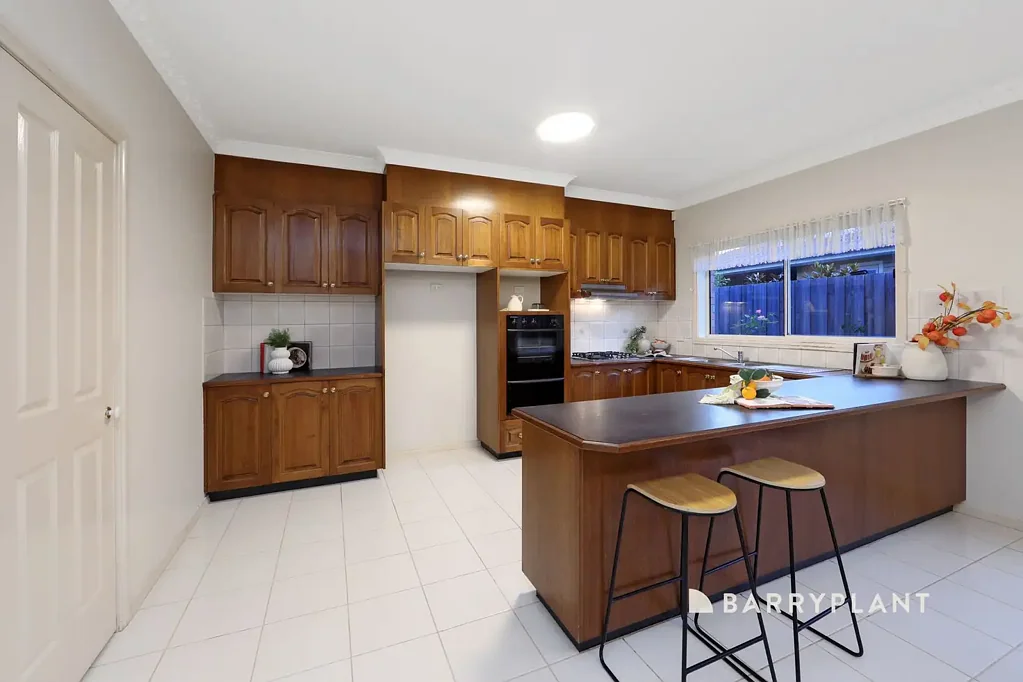 Oakleigh East 5 Slaapkamer Spacious Family Living in the Heart of Oakleigh East