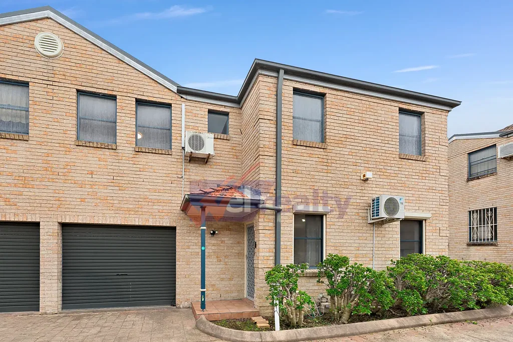 Berala 3Habitaciones Spacious & Convenient Split Levels Townhouse in Prime Berala Location