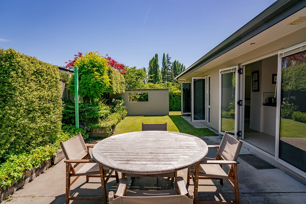 Wanaka 3Moenga Private and relaxed living in a prime location