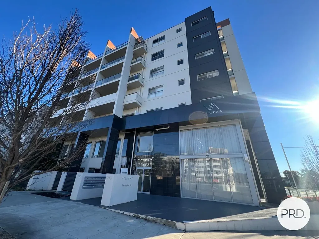 Contemporary Apartment Living in the Heart of Franklin