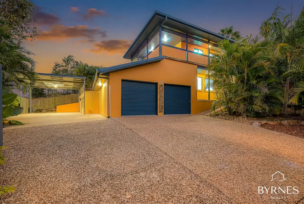 Kin Kora 4房  TWO-STORY FAMILY HOME IN QUIET CUL-DE-SAC WITH VIEWS + SIDE ACCESS + CARPORT