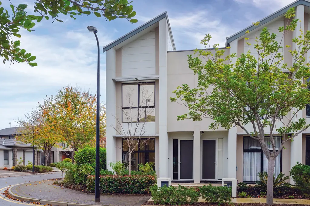 St Clair 3房  An Urban Waterside Statement With Lofty Lifestyle Credentials