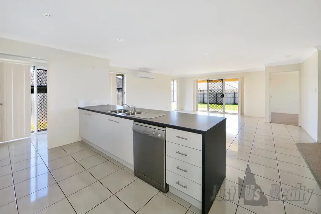 Spacious Family Home in Kalkie